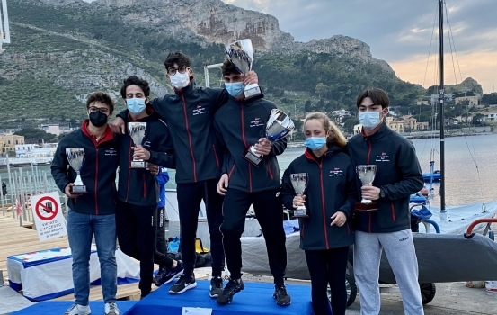 TRIPLETTA DEL CIRCOLO DELLA VELA BARI ALLA PRIMA REGATA NAZIONALE 29ER DI STAGIONE.