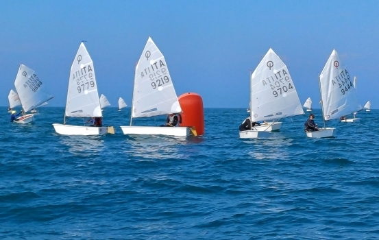 CAMPIONATO ZONALE OPTIMIST INTERO PODIO PER IL CV BARI IN DIVISIONE A. BENE ANCHE GLI ATLETI IN DIVISIONE B.