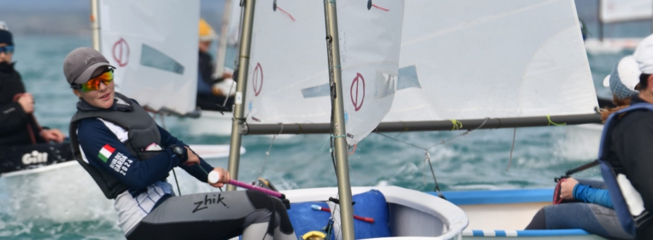 Il Circolo della Vela Bari protagonista alla XI BPER Crotone International Carnival Race 2026 Carol Veneri prima assoluta, premio come miglior team al CV Bari