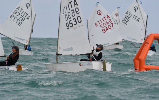 Il Circolo della Vela Bari brilla a Crotone: sette atleti qualificati alle selezioni europee e mondiali