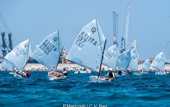Optimist, il Circolo della Vela Bari domina la quinta tappa del Campionato Zonale: sette atleti qualificati ai Campionati Italiani