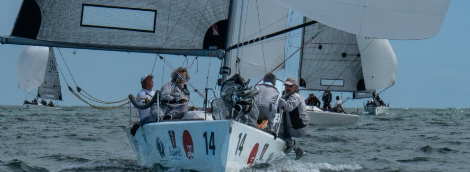 “EUZ 2” vince il Campionato Italiano Open Platu 25 a Senigallia: quattordicesimo titolo per l’equipaggio di Francesco Lanera (CV Bari).