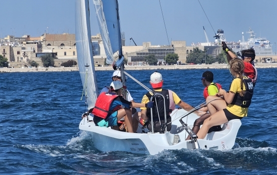 Dove i sogni prendono il largo: tornano i corsi di vela del Circolo della Vela Bari